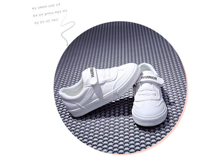 أحذية الأطفال ذات الطراز الكوري أحذية فردية للأولاد والبنات قابلة للتنفس وأحذية بيضاء مقاومة للماء حذاء طلاب أحذية رياضية بيضاء - سوق وان جملة