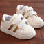 أحذية رياضية بيضاء ذات تصميم متميز للأولاد - سوق وان جملة